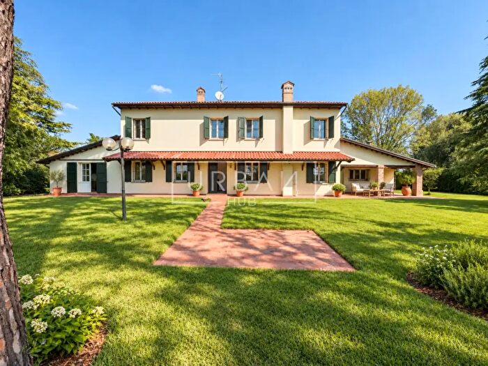 Casa con 6 locali in vendita in Via Chiesa, Ravenna
