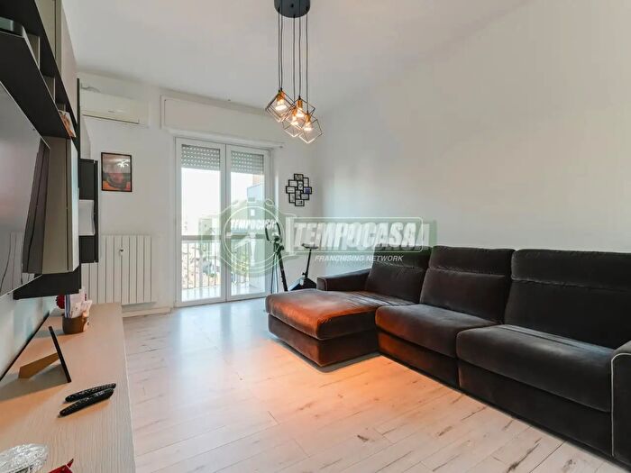 Appartamento bilocale in vendita in Via Leone Tolstoi, Vimercate