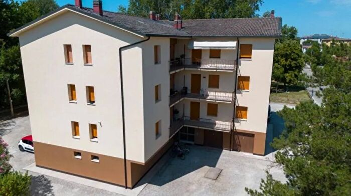 Appartamento con 6 locali in vendita in Via Carlo Cignani Centro Finale Emilia Modena, Finale Emilia