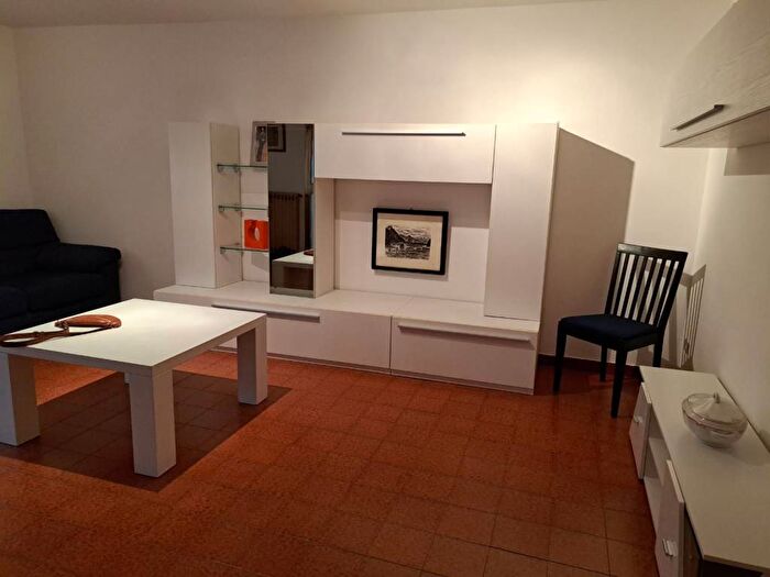 Appartamento trilocale in affitto in Via Francesco Ambrosoli, Sacca Stazione, Modena