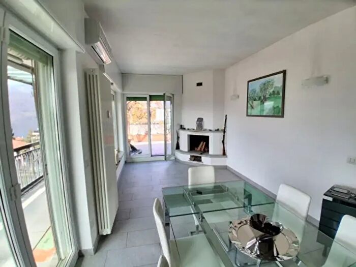 Appartamento trilocale in vendita in Corso Roma, Pettenasco