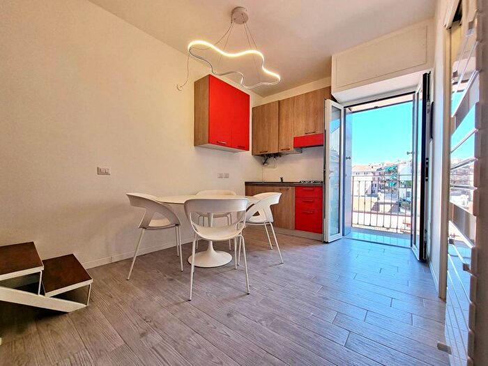 Appartamento trilocale in affitto in Piazzale Antonio Baiamonti, Paolo Sarpi, Milano