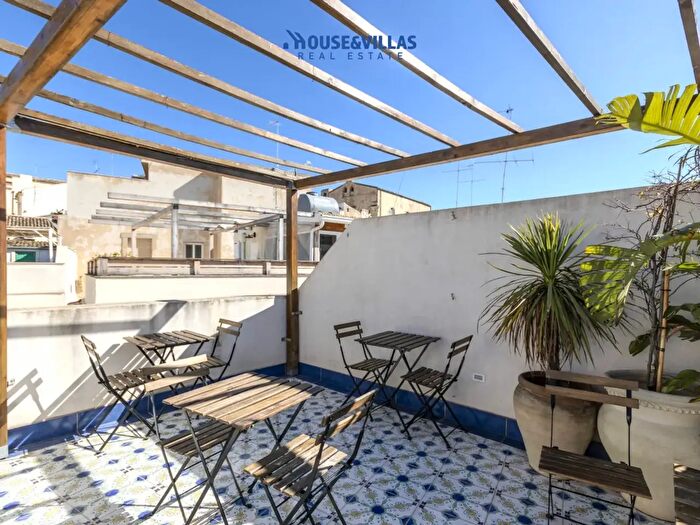 Casa quadrilocale in vendita in Vicolo Sparviero, Noto