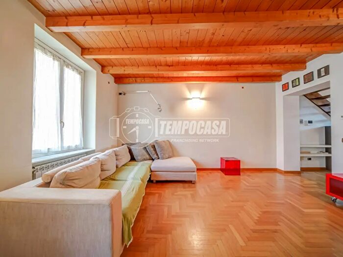 Appartamento quadrilocale in vendita in Via Felice Cavallotti, Gallarate