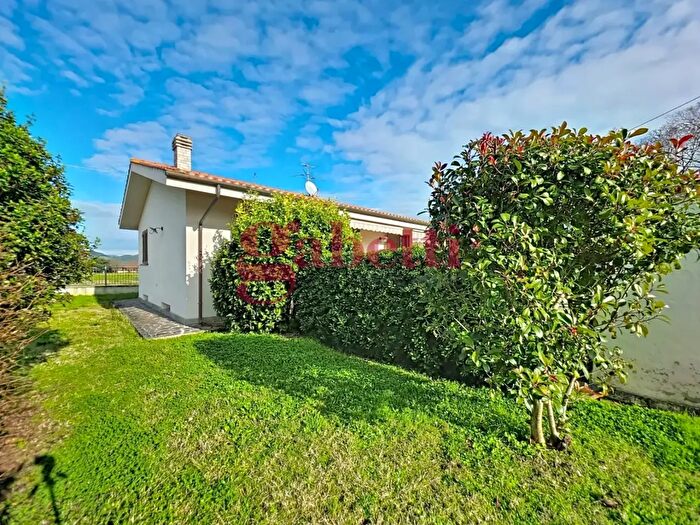 Casa quadrilocale in vendita in San Giuliano Terme