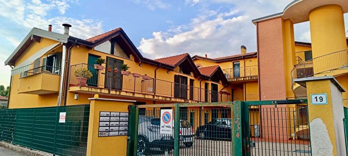 Case in Vendita e in Affitto - 3