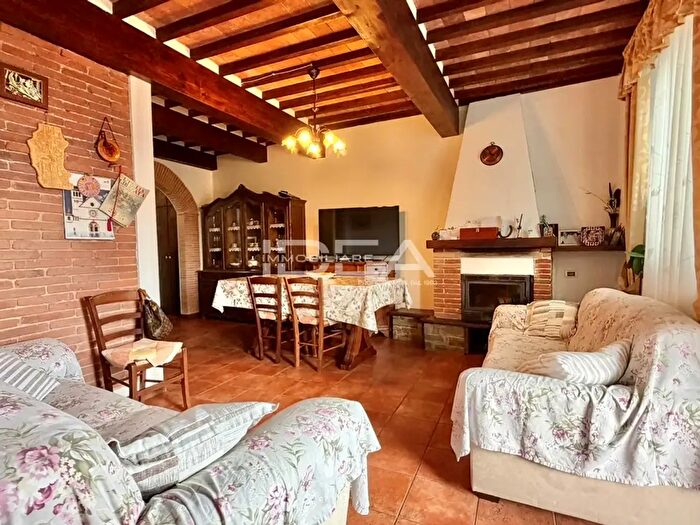 Appartamento trilocale in vendita in Via Borgo Giannotti, Lucca