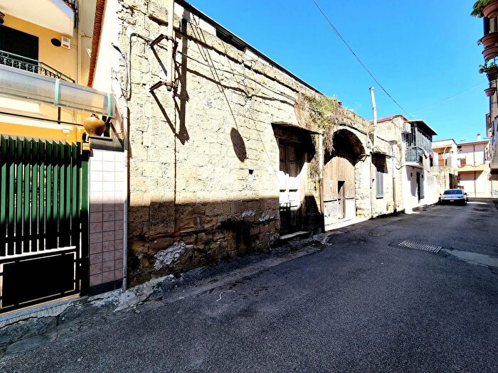 Casa in vendita in Via Marconi, Caivano