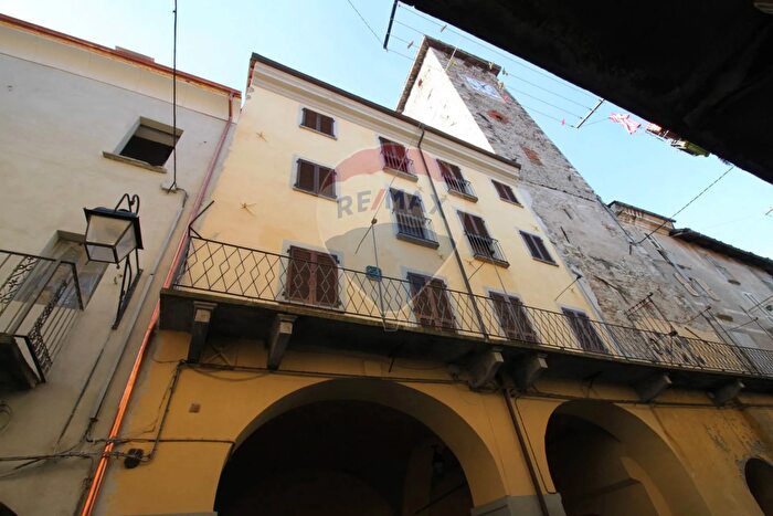 Appartamento trilocale in vendita in Via Arduino, Cuorgne