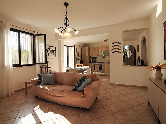 Casa con 5 locali in affitto in Via Nazionale, Solanto, Santa Flavia