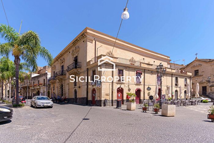 Casa con 20 locali in vendita in Via Angelo Majorana, Militello In Val Di Catania