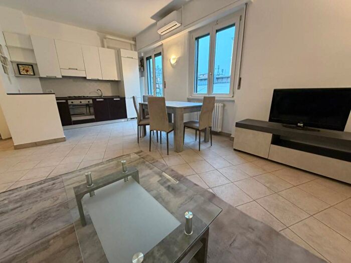 Appartamento bilocale in affitto in Via Giambellino, Piazza Napoli, Milano