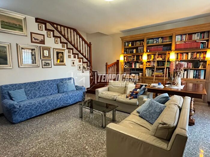 Casa quadrilocale in vendita in Via Privata Archimede, Santo Stefano Ticino