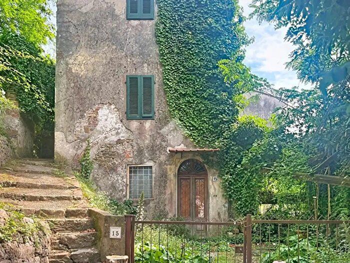 Casa con 8 locali in vendita in Via di Sopra, San Giuliano Terme