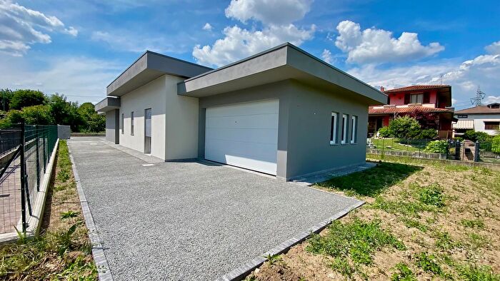 Casa quadrilocale in vendita in Via XXV Aprile Snc, Filago