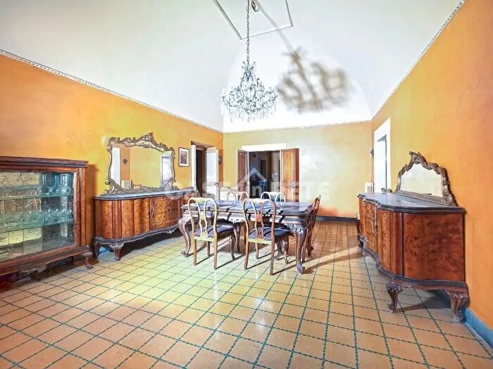 Appartamento con 7 locali in vendita in Via San Lorenzo, Viterbo