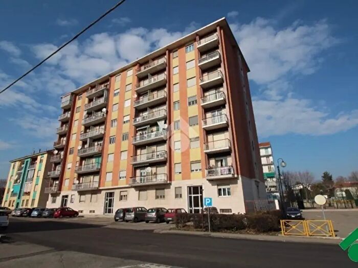 Appartamento trilocale in vendita in Corso Leone Giordano, Livorno Ferraris