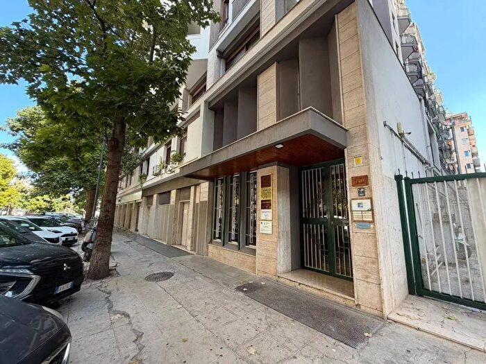 Appartamento quadrilocale in vendita in Via XX Settembre, Palermo
