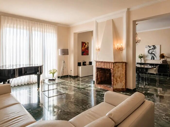 Appartamento con 13 locali in affitto in Firenze