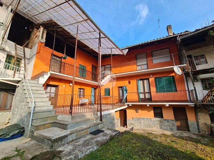 Casa con 5 locali in vendita in Frazione Tellari, Pratiglione