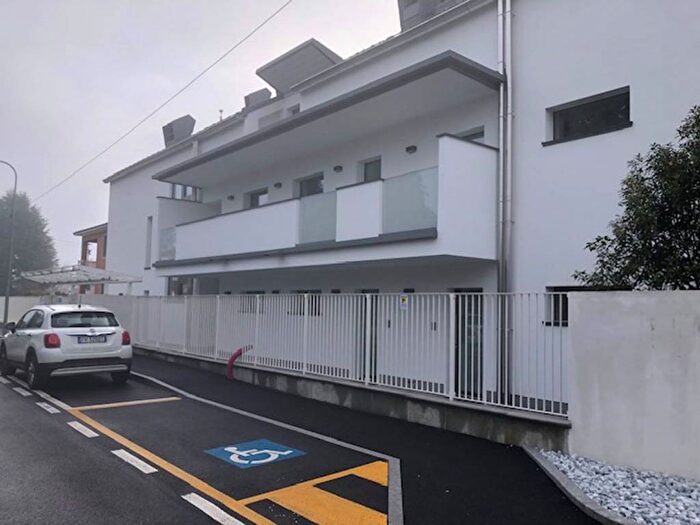 Appartamento bilocale in affitto in Via Vittorio Veneto, Albizzate