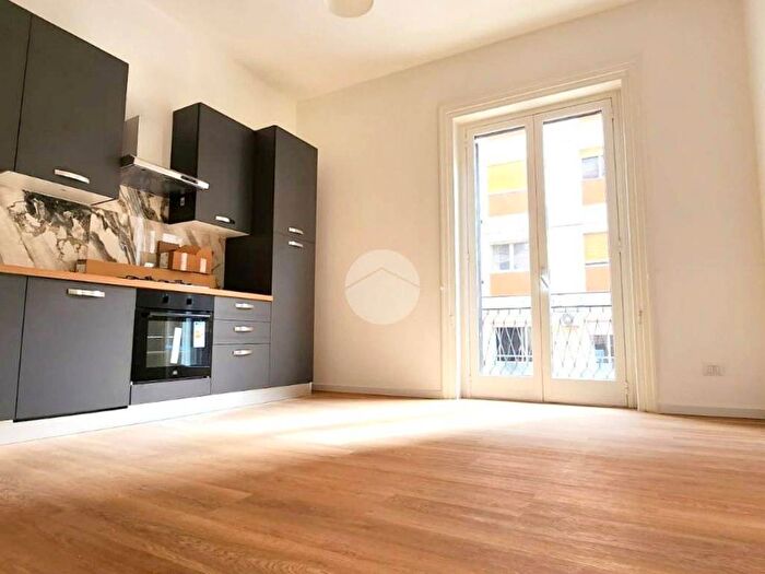 Appartamento quadrilocale in affitto in Via Quintino Sella, Politeama Ruggiero Settimo, Palermo