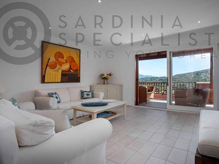 Appartamento con 6 locali in affitto in Portisco, Olbia