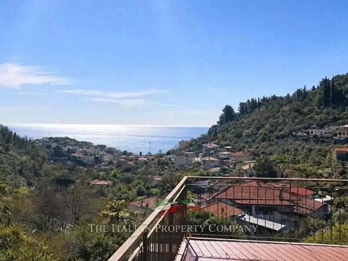 Appartamento trilocale in vendita in Sanremo