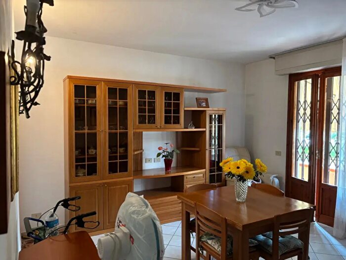 Appartamento quadrilocale in vendita in Via dei Ciliegi, Scandicci