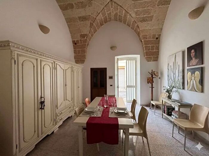 Appartamento trilocale in affitto in Via Galliano, Casarano