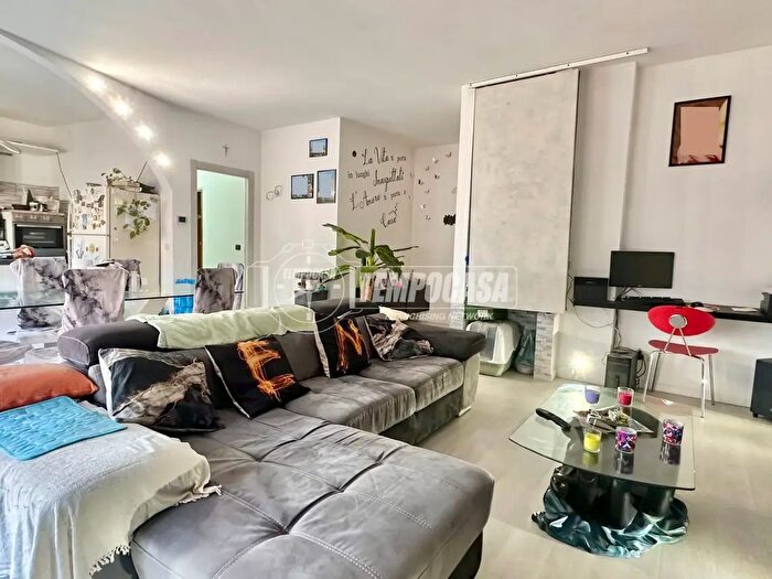 Appartamento quadrilocale in vendita in Via Don Enzo Rampolla, Loreto