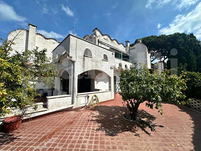 Casa trilocale in vendita in Via Neto, Ardea