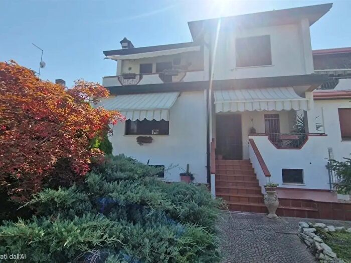 Casa con 8 locali in vendita in Via Ca Bianca, Chioggia