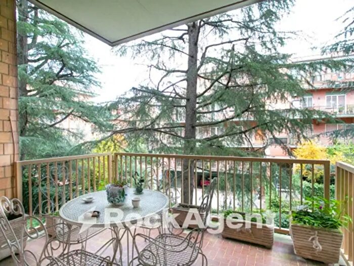 Appartamento con 6 locali in vendita in Via Suvereto, Roma