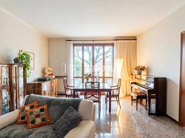 Casa con 6 locali in vendita in Castelnuovo Rangone