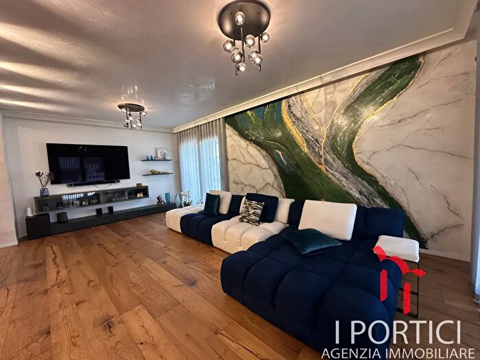 Casa quadrilocale in vendita in Via Trento, Martellago