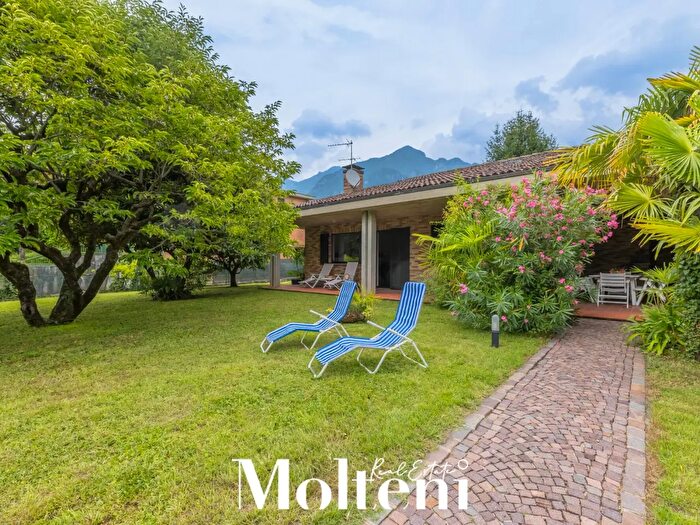 Casa con 5 locali in vendita in Via Lungo Lario, Mandello Del Lario