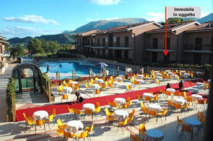 Appartamento trilocale in vendita in Via Alcide De Gasperi, Sarnano