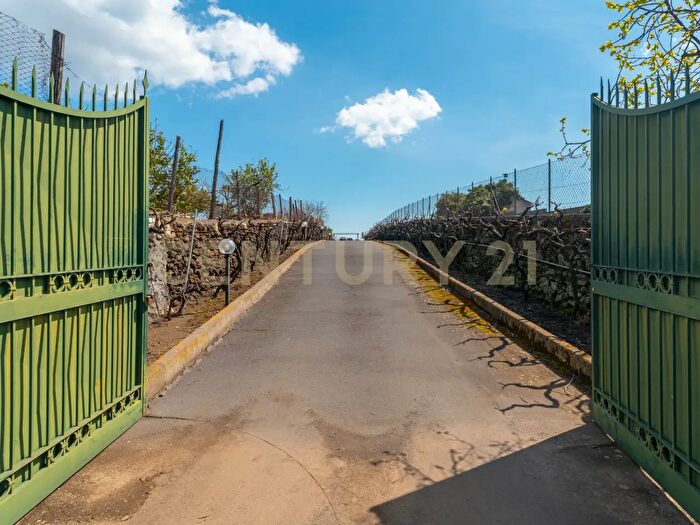 Casa quadrilocale in vendita in Via Ramondetta, Aci SantAntonio