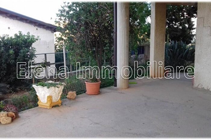 Casa con 6 locali in vendita in Alcamo