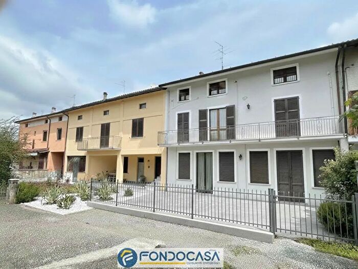 Appartamento trilocale in vendita in Via dei Mille, Cazzago San Martino