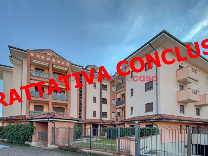 Appartamento trilocale in vendita in Via Riccardo Gavazzi, Melzo