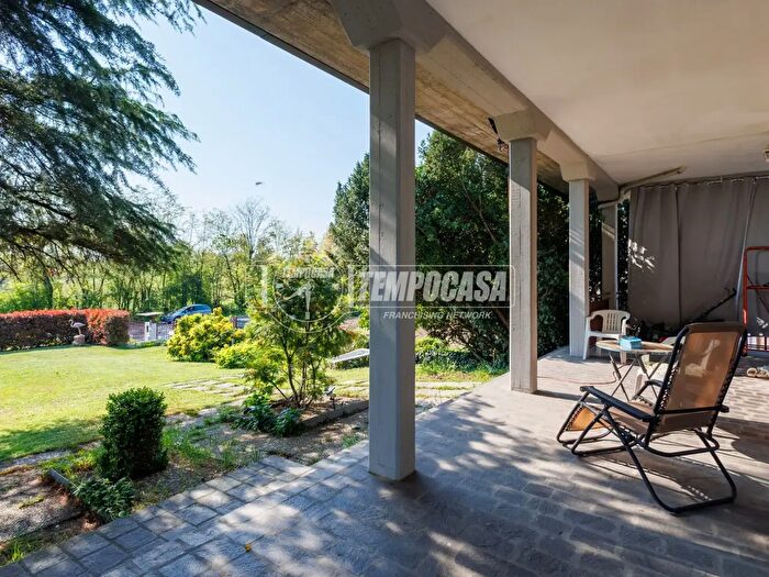 Appartamento con 5 locali in vendita in Strada Traversetolo, Parma