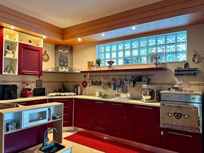 Appartamento con 6 locali in vendita in Via Angelo Musco, Barcellona Pozzo Di Gotto