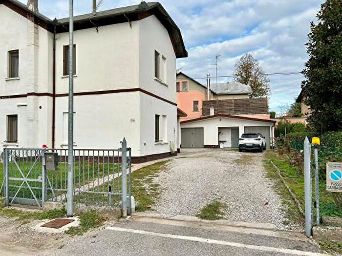 Casa con 6 locali in vendita in Via Fiume Vecchio, Molinella