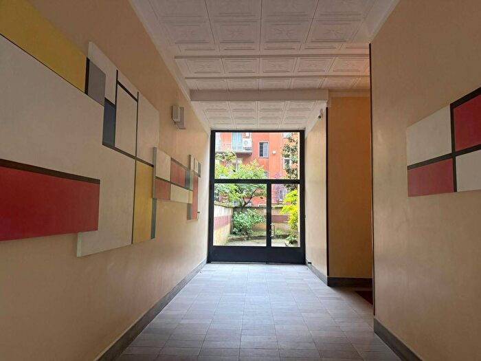 Appartamento trilocale in affitto in Piazza Irnerio, Washington, Milano
