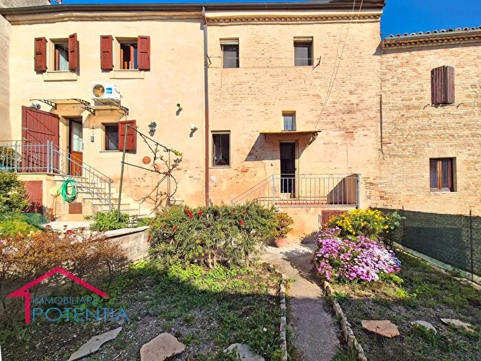 Appartamento trilocale in vendita in Via SCroce, Potenza Picena