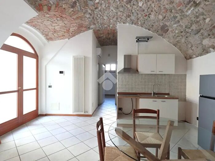 Appartamento trilocale in vendita in Via Barzoni, Lonato del Garda