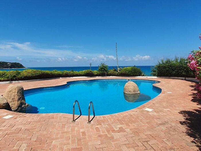 Casa quadrilocale in affitto in Centro, Parghelia