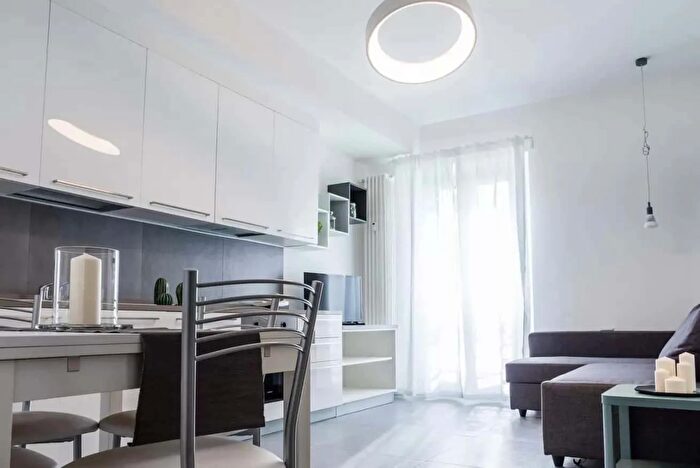 Appartamento monolocale in affitto in Via San Gerolamo Emiliani, Milano